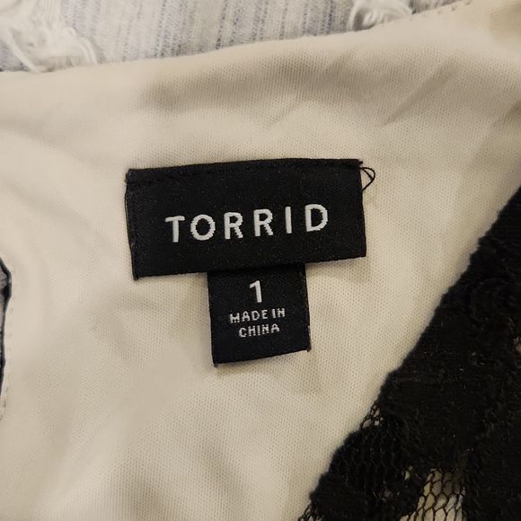 Sexy black lace Torrid high low dress, size 1X - Picture 3 of 8